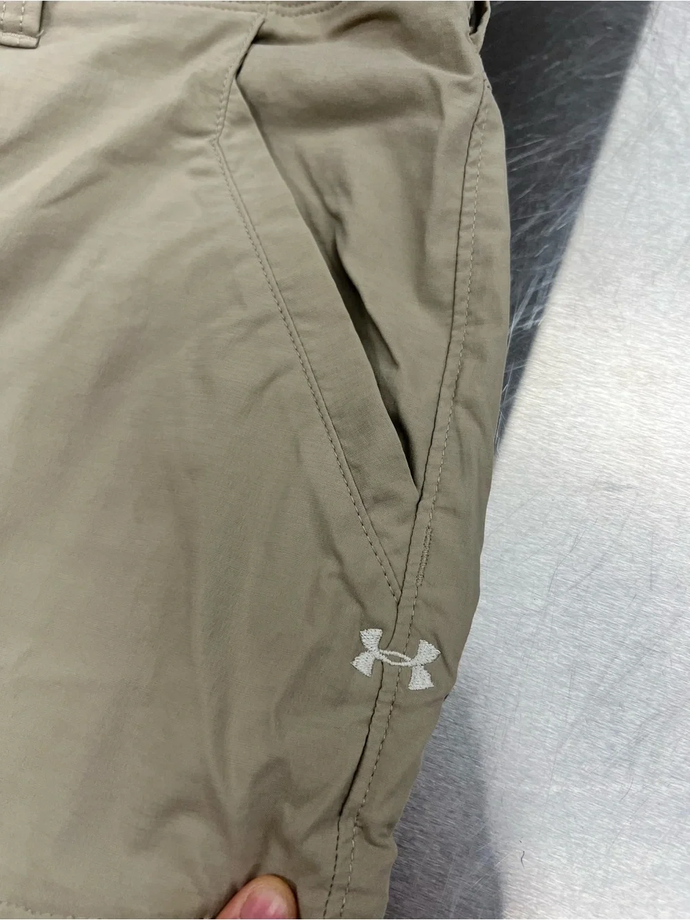 Under Armour Men's Cargo Shorts - Light Khaki 42